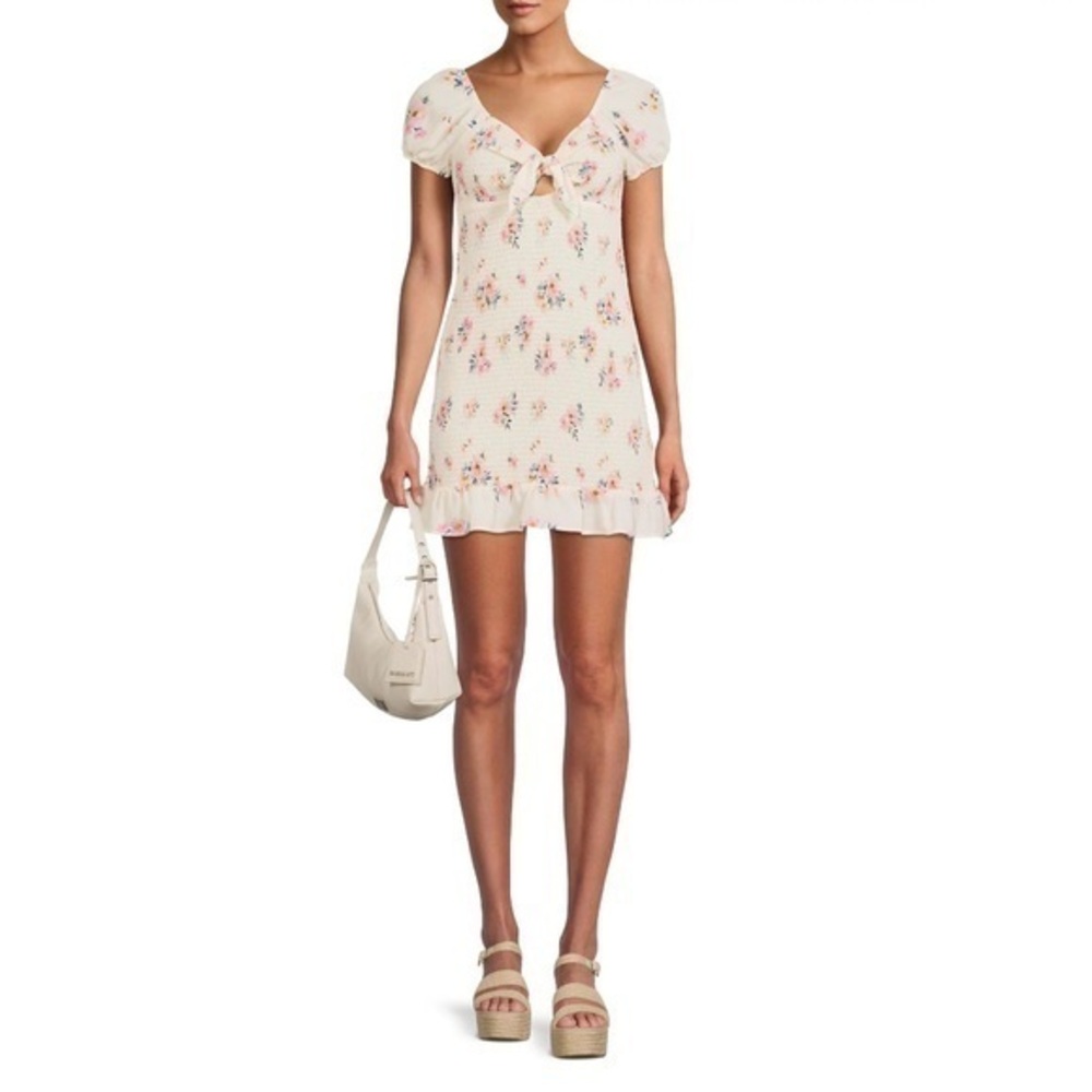 Madden NYC Women's‎ Juniors Smocked Cut-Out Dress with Short Sleeves Size XL